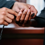 Культурный обмен и следование традициям в дисциплинированной среде